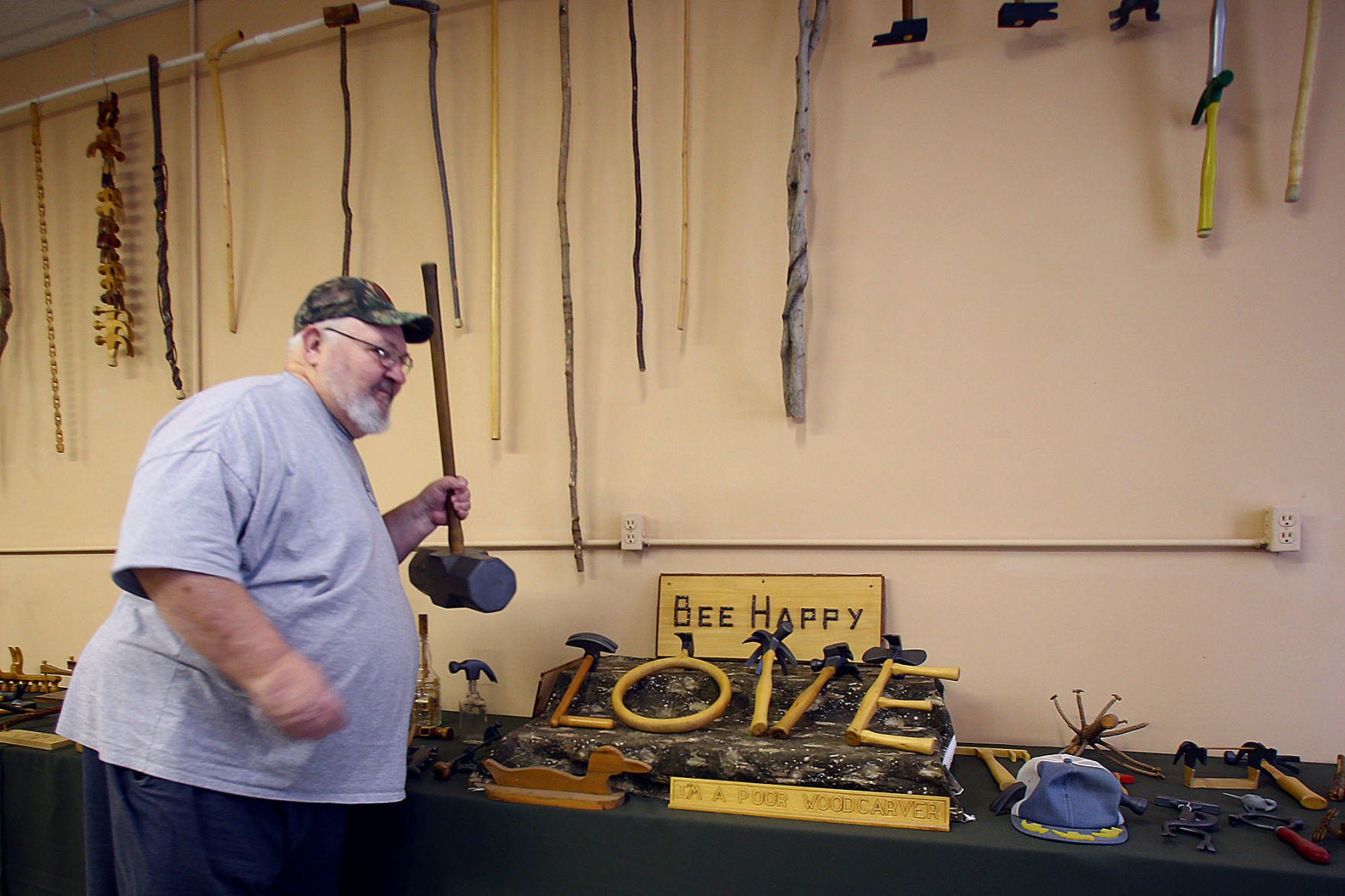 Hammer Carver
